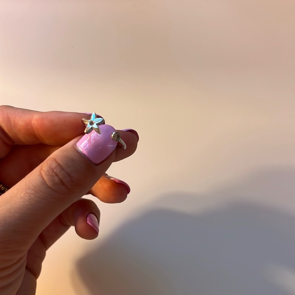 Flower ring